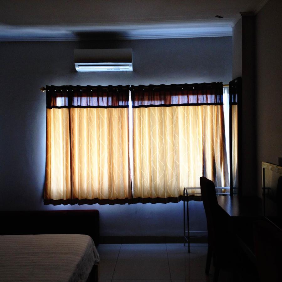 Greensa Inn Surabaya Exterior foto
