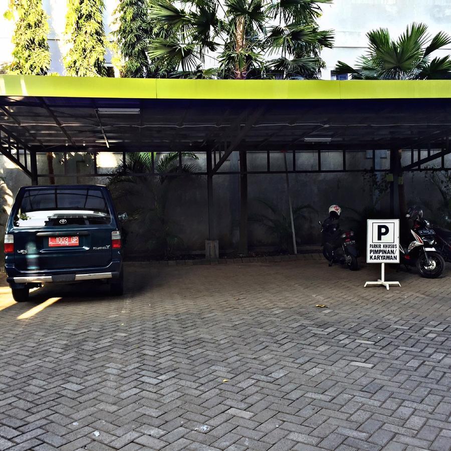 Greensa Inn Surabaya Exterior foto
