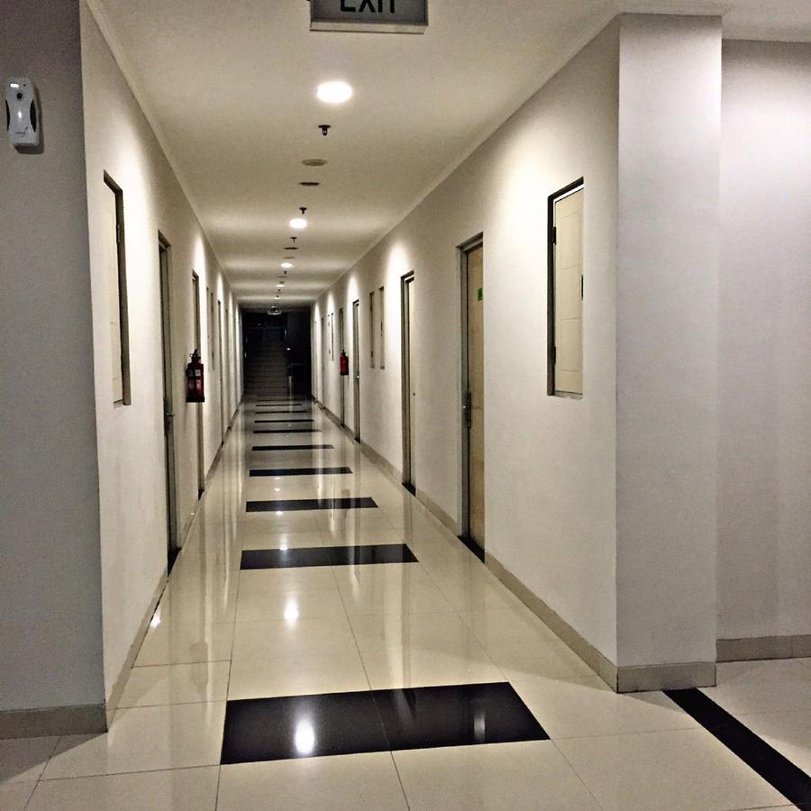 Greensa Inn Surabaya Exterior foto