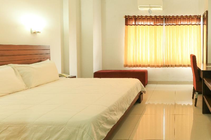 Greensa Inn Surabaya Exterior foto