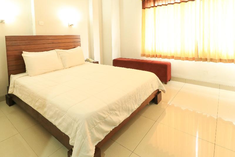 Greensa Inn Surabaya Exterior foto